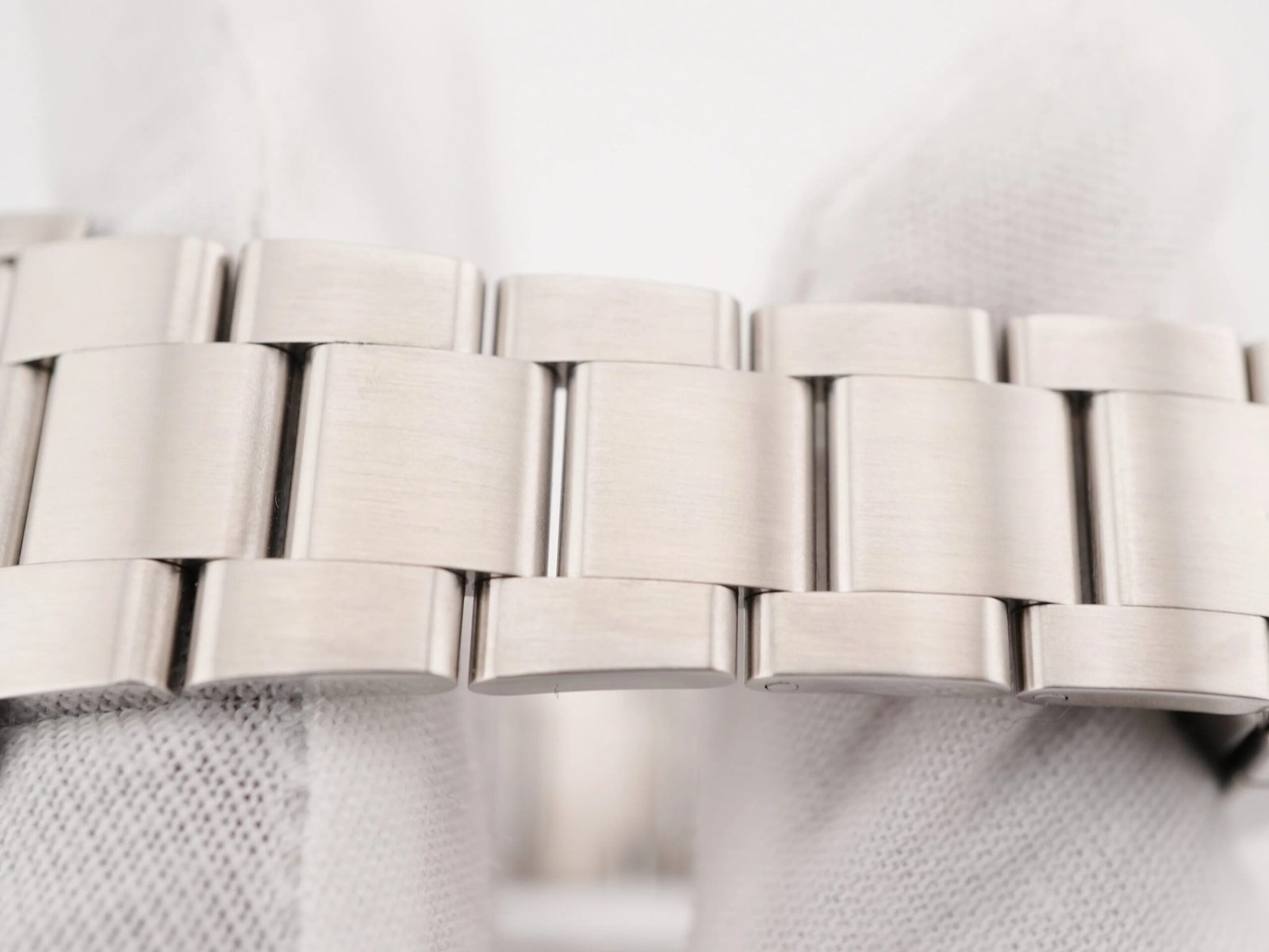 Rolex Oyster Perpetual 39 mm / Dark Rhodium – Oyster – Bild 5