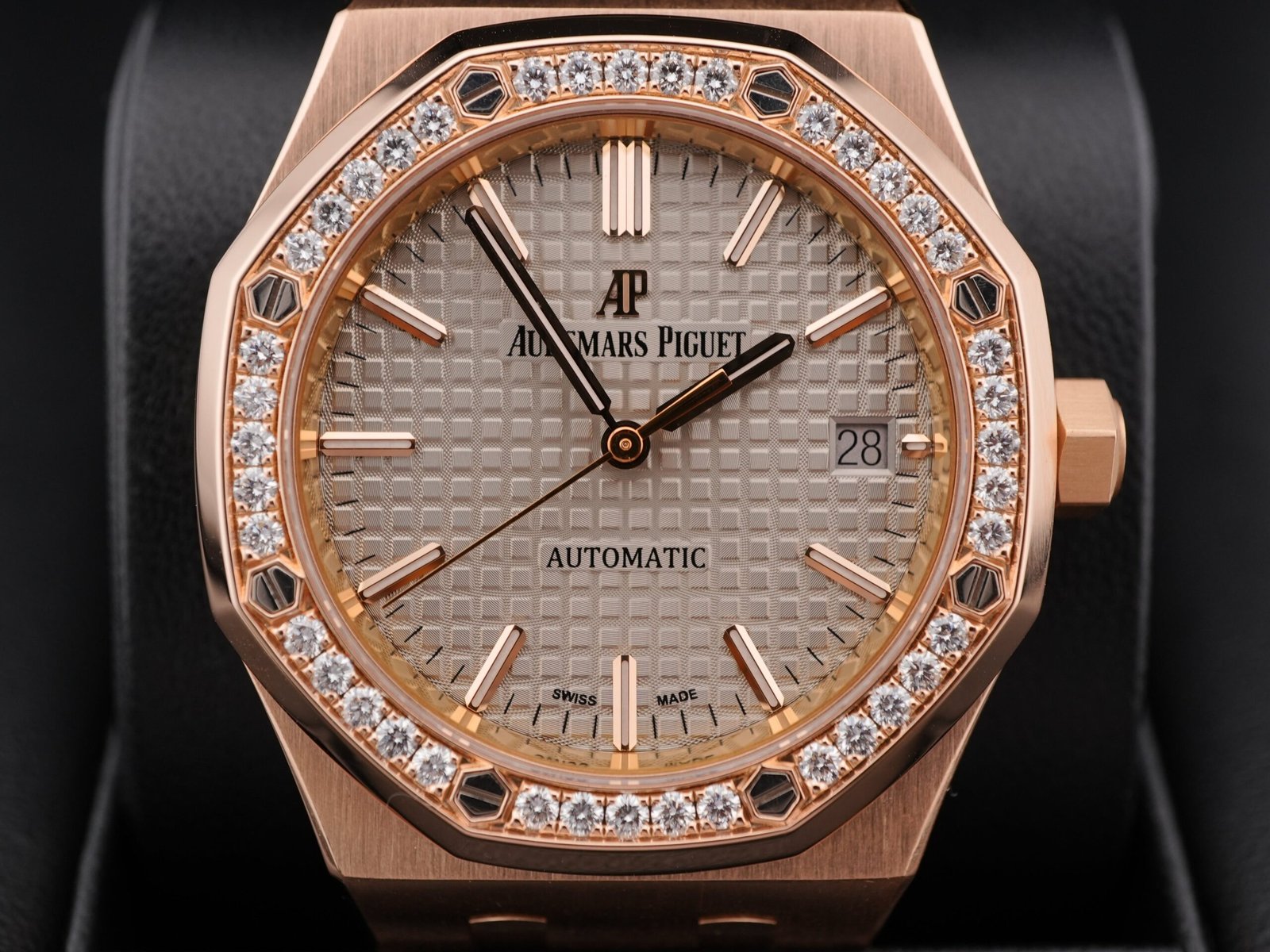 Audemars Piguet Royal Oak 37 mm / Rose Gold Diamond – Bild 3