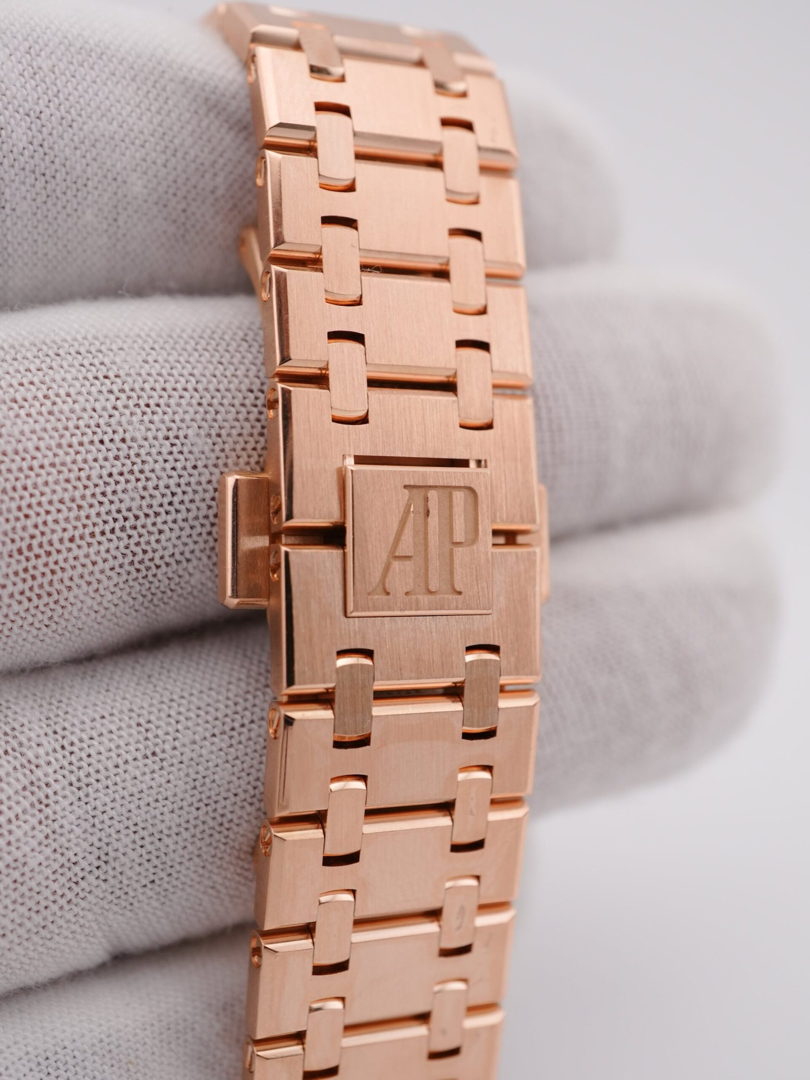 Audemars Piguet Royal Oak 37 mm / Rose Gold Diamond – Bild 5