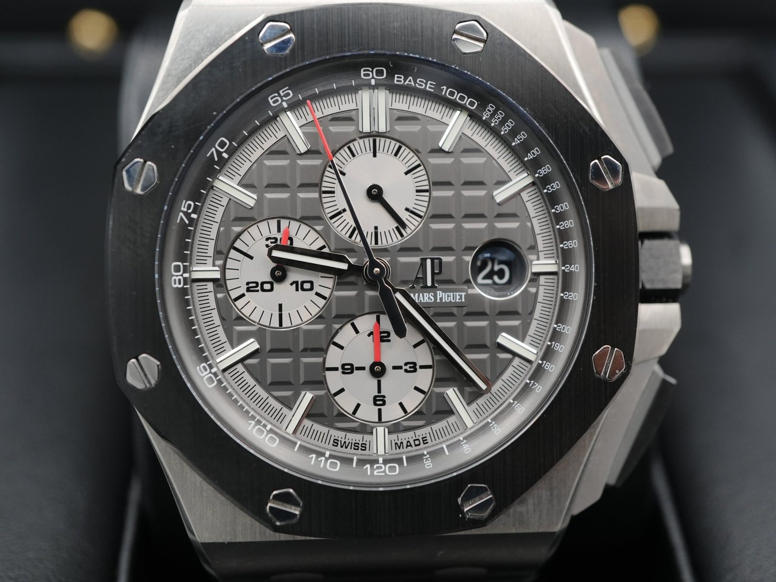 Audemars Piguet Royal Oak Offshore 44 mm / Titanium Slate – Bild 3