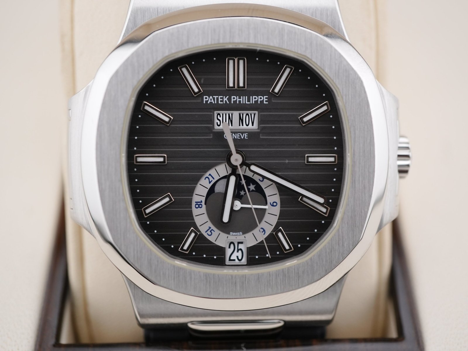 Patek Philippe 40,5 mm Nautilus / Noir – Bild 3