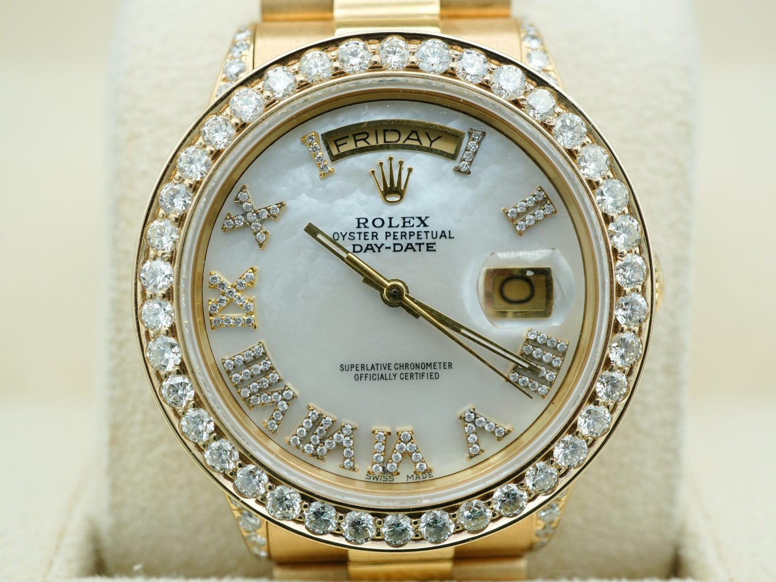 Rolex Day-Date 36 mm / Yellow Gold Diamond – President – Bild 3